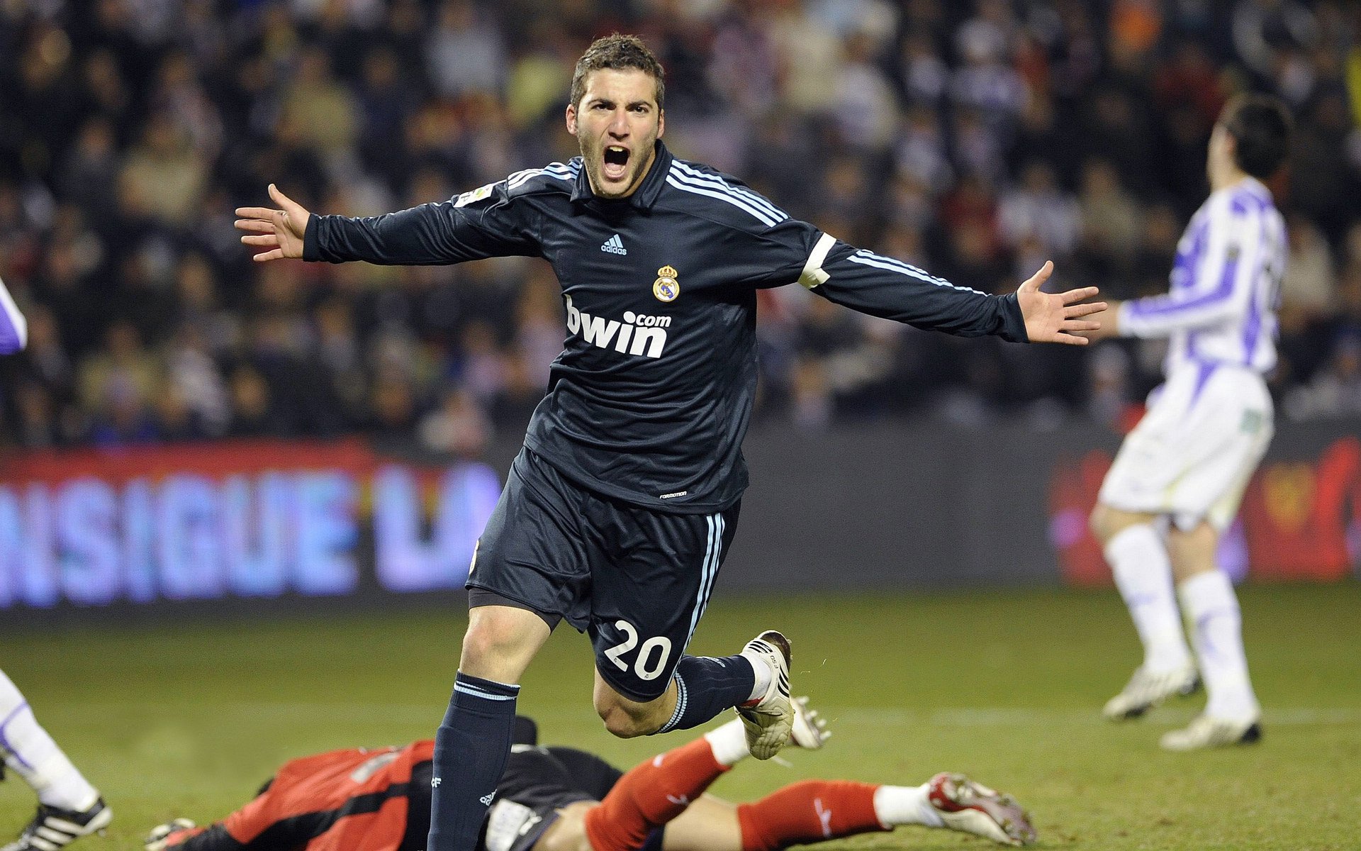 “足球文化推广电影亮相，宣扬体育精神”，足球宣传文章